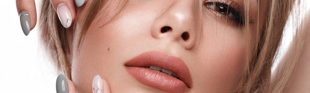 Pretty,Girl,With,Easy,Hairstyle,,Classic,Makeup,,Nude,Lips,And Pretty,Girl,With,Easy,Hairstyle,,Classic,Makeup,,Nude,Lips,And